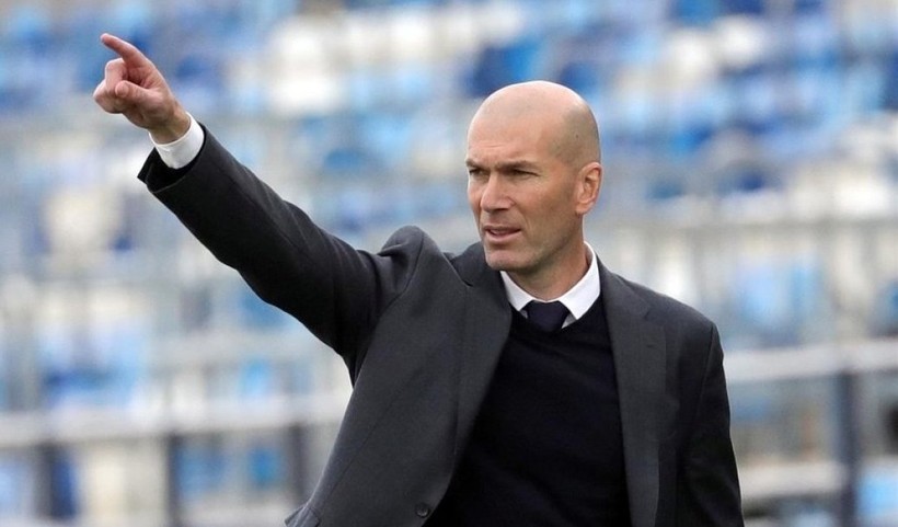 Zidane cân nhắc tái hợp với Real Madrid.