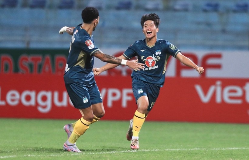 Hoàng Anh Gia Lai đánh rơi chiến thắng trước SHB Đà Nẵng ở vòng 9 V.League.