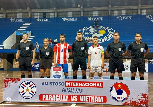 Tuyển futsal Việt Nam hòa kịch tính Paraguay ở trận giao hữu tại nước bạn.