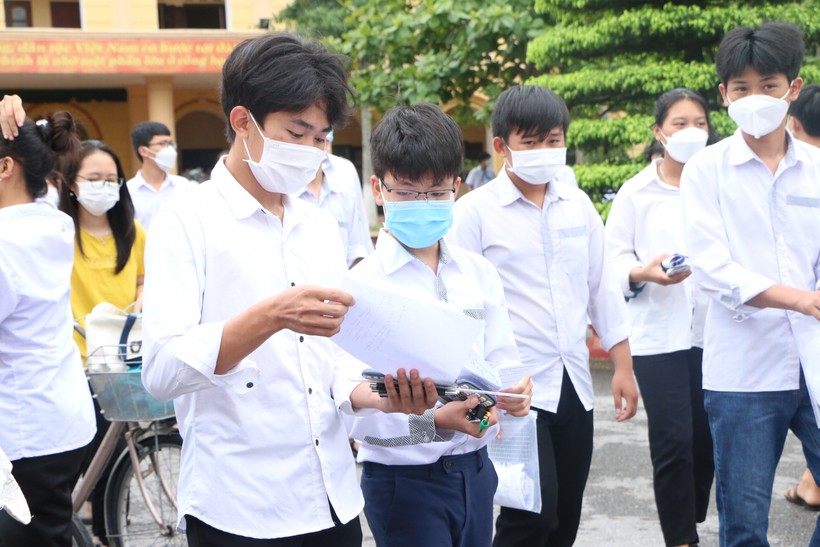 Các thí sinh của Nam Định đã hoàn thành bài thi Toán vào lớp 10 năm 2022. 