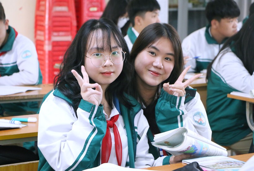Đa số học sinh khối 9 ở Hà Nội đều vui mừng trước thông tin năm 2023 không phải thi thêm môn thứ 4 để vào lớp 10 THPT. Ảnh: Đình Tuệ.