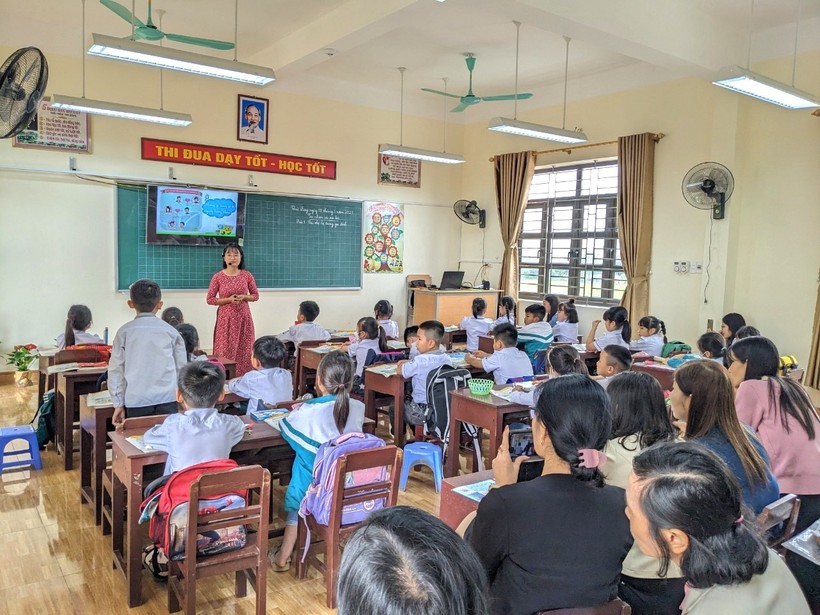Nam Định nâng chất lượng dạy môn Tiếng Việt và Tự nhiên Xã hội ảnh 3