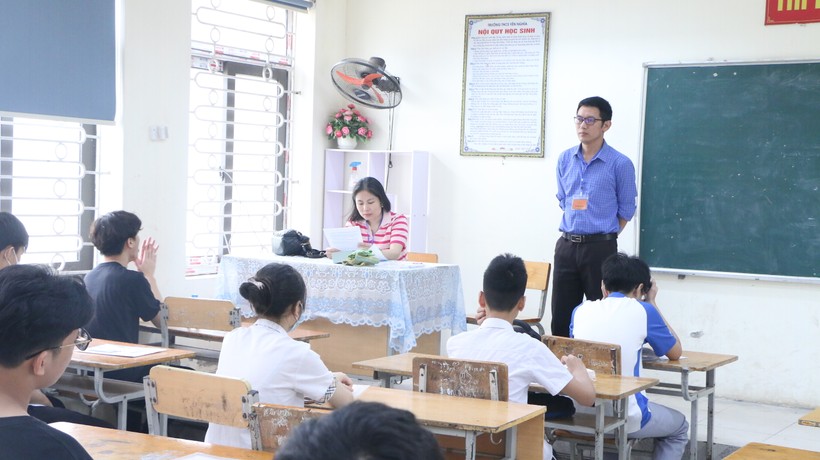 Năm nay, Hà Nội tuyển 55,7% tổng số thí sinh đăng ký dự thi để vào lớp 10 các trường THPT công lập nên độ cạnh tranh khá cao. Ảnh: Đình Tuệ.