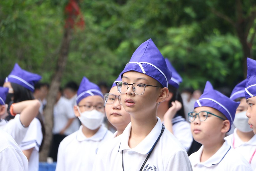 Học sinh khối 6 Trường Lương Thế Vinh trong ngày khai giảng năm học mới 2023-2024.