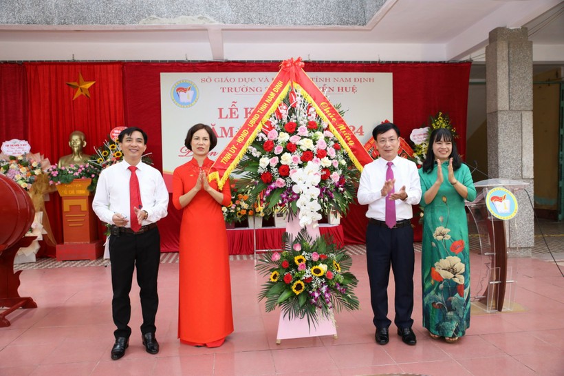 Chủ tịch tỉnh Nam Định: Coi phát triển giáo dục là nền tảng phát triển của tỉnh ảnh 1