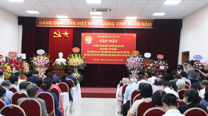 Buổi gặp mặt kỷ niệm 15 năm Ngày Khuyến học Việt Nam diễn ra tại trụ sở Trung ương Hội Khuyến học Việt Nam. ảnh 5