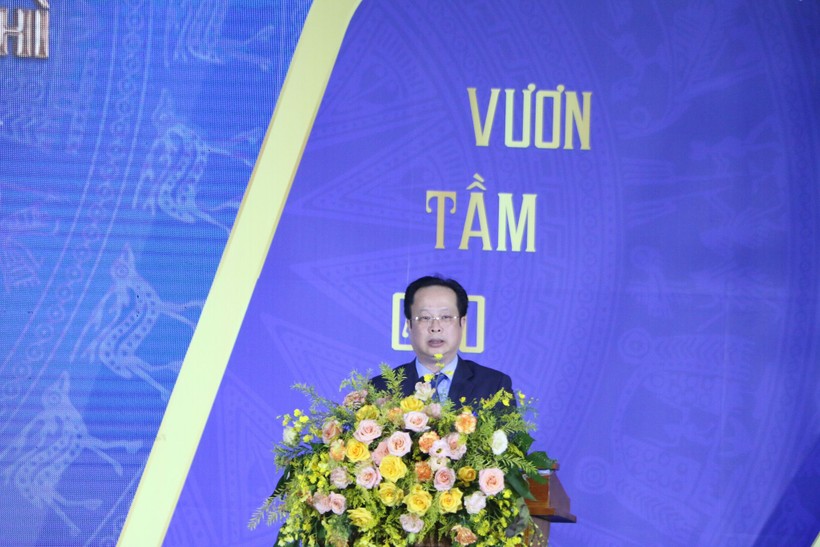 TS Trần Thế Cương - Giám đốc Sở GD&amp;ĐT Hà Nội phát biểu chúc mừng nhân dịp 50 năm thành lập Trường THPT Phan Đình Phùng.