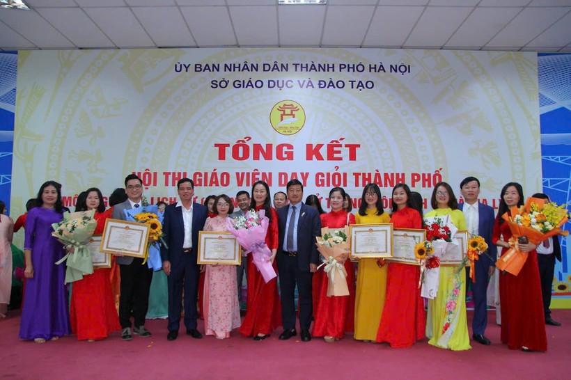 Tại hội thi giáo viên giỏi thành phố cấp THCS năm nay, huyện Sóc Sơn có 3 giải Nhì, 2 giải Ba và 1 giải Khuyến khích.