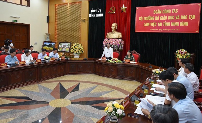 Bộ trưởng Nguyễn Kim Sơn và Bí thư Tỉnh ủy Nguyễn Thị Thu Hà chủ trì buổi làm việc.
