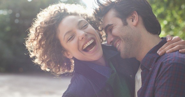 Thói quen nghe đơn giản nhưng không dễ thực hiện để hôn nhân hạnh phúc