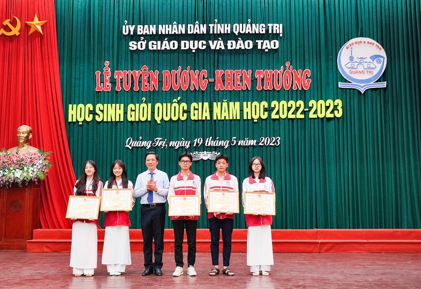 Quảng Trị khen thưởng 32 học sinh giỏi quốc gia ảnh 5