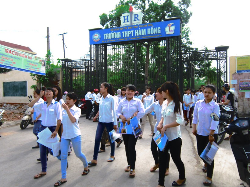 Hội đồng thi tại Trường THPT Hàm Rồng, TP Thanh Hoá, kỳ thi tốt nghiệp THPT năm 2013. Ảnh: Nguyễn Quỳnh