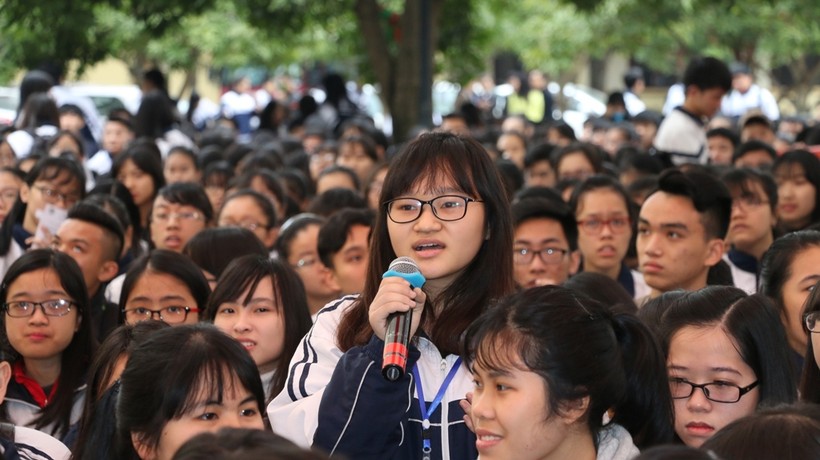Nghệ An: Gần 5000 học sinh tham gia chương trình tư vấn tuyển sinh – hướng nghiệp năm 2016