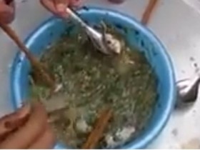 Người Thái ở Sơn La ăn cá sống nhảy tanh tách