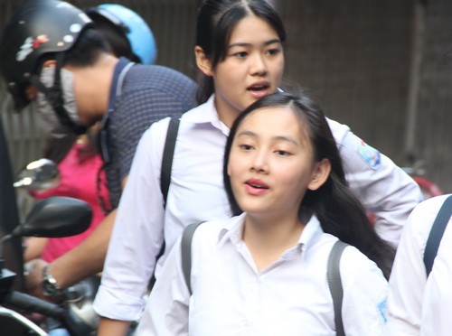 Học sinh Hà Nội vượt vũ môn