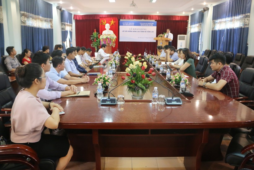 Đào tạo, bồi dưỡng nâng cao trình độ tiếng Lào cho cán bộ các tỉnh, đơn vị trên cả nước