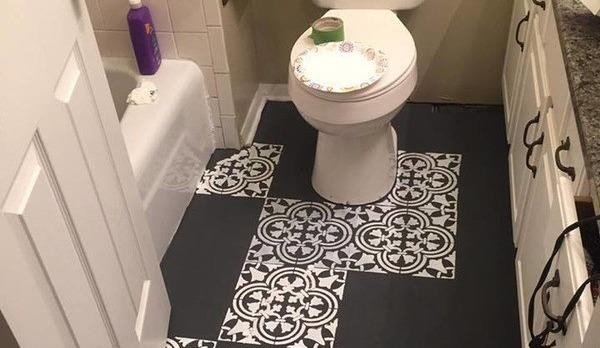 Bà mẹ mua sơn đen về phủ kín sàn nhà vệ sinh, ai cũng thấy khó hiểu nhưng nhìn thấy thành quả thì thán phục