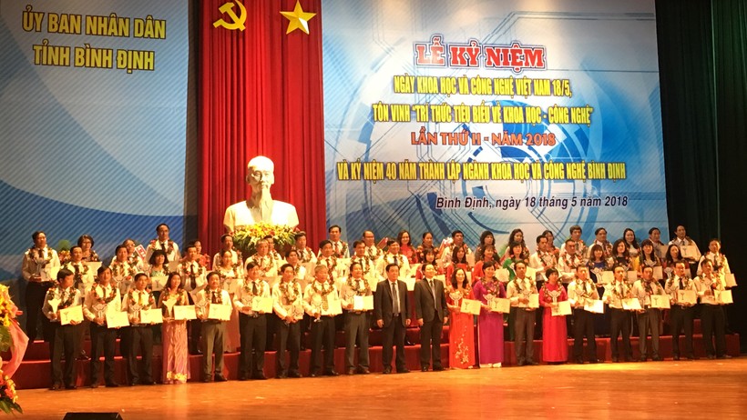 UBND tỉnh Bình Định tổ chức tôn vinh 62 nhà khoa học, trí thức tiêu biểu.