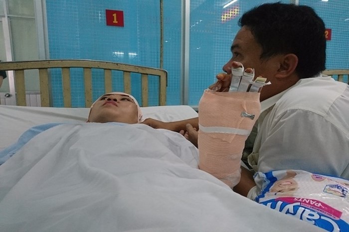 Bệnh nhân Nguyễn Thị Mỹ C. đang được điều trị tại Bệnh viện Quân y 175 (TP.HCM). Ảnh: Một Thế Giới.