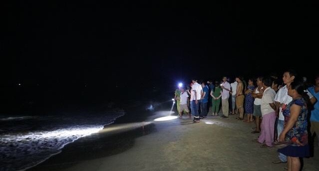 Quảng Ngãi: Rủ nhau tắm biển 3 học sinh bị đuối nước tử vong