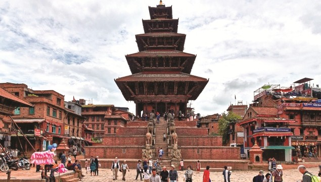 Đền Nyatapola ở Bhaktapur, Nepal, có năm câu chuyện chùa ở trên đỉnh của một cầu thang dốc