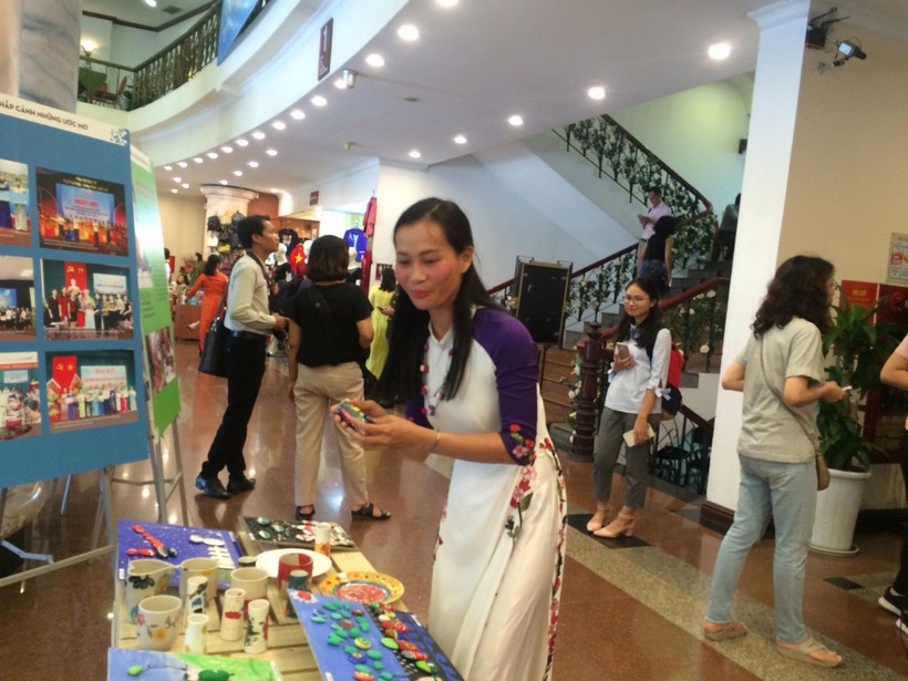 Cô giáo dạy trẻ khuyết tật ở Bắc Ninh: Sống như những đóa hoa