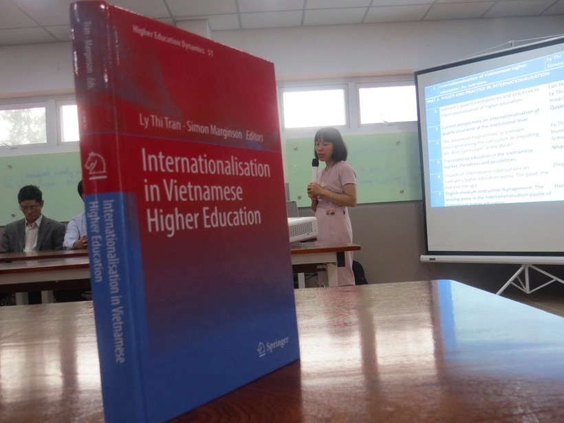  Ra mắt sách Quốc tế hóa Giáo dục Đại học Việt Nam tại ĐH Phú Xuân Huế