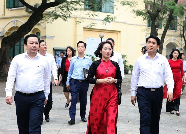 Chủ tịch UBND thành phố Nguyễn Đức Chung làm việc, kiểm tra tình hình dạy, học tại Trường THPT Chu Văn An