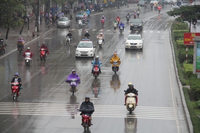 Cảnh báo gió mạnh trên các vùng biển, Hà Nội có mưa vài nơi