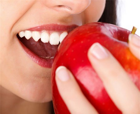 Các loại thực phẩm gây hại cho răng cần tránh