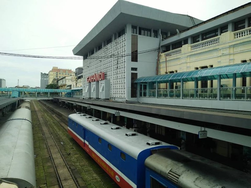 Tàu hỏa ở ga Hà Nội sẵn sàng phục vụ du khách.