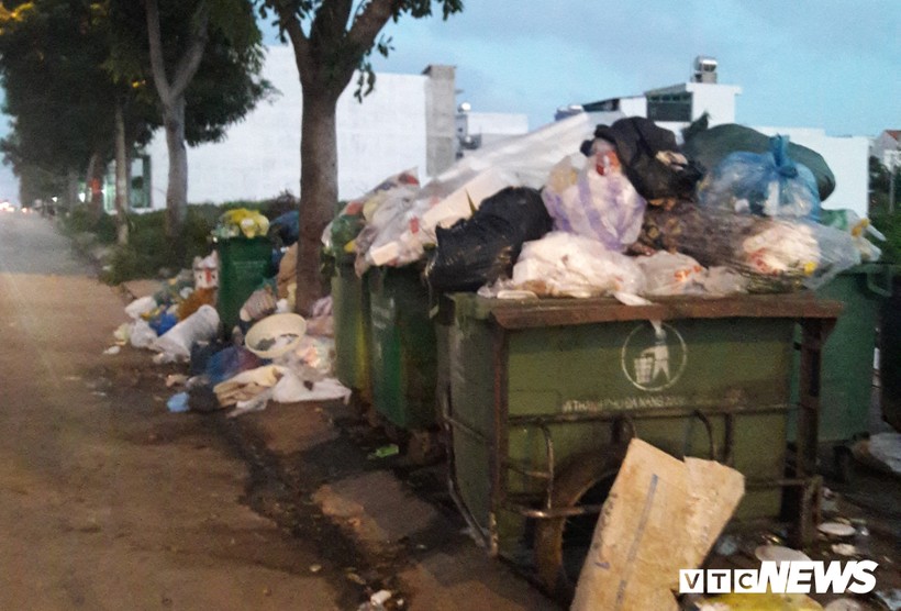 Dân Đà Nẵng chặn xe vào bãi rác phản đối ô nhiễm: Chính quyền cử người đến sống cùng
