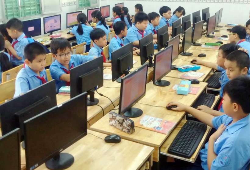 Học sinh Trường Tiểu học Nguyễn Khuyến (quận 12, TPHCM) trong giờ thực hành Tin học