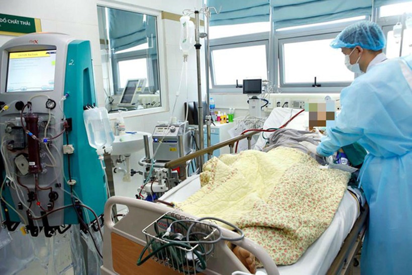 Bệnh nhân được điều trị tích cực tại Bệnh viện Bạch Mai