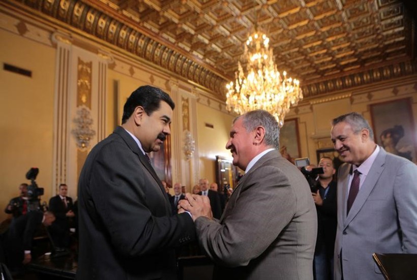 Tổng thống Nicolas Maduro đang cầu cứu các đồng minh để cứu vãn tình thế