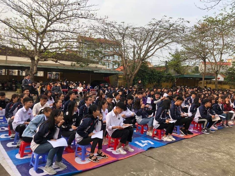 Học sinh Trường THPT Tiên Yên trong một giờ ngoại khóa