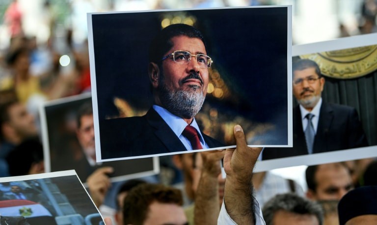 Hàng loạt sinh viên và các tổ chức GD kêu gọi cuộc điều tra về cái chết của cựu Tổng thống Ai Cập