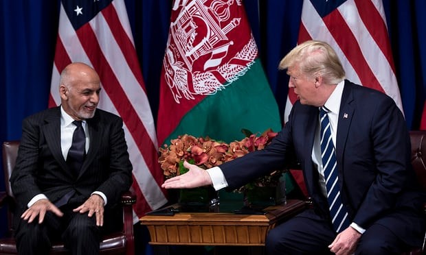 Tổng thống Mỹ Donald Trump tiếp Tổng thống Afghanistan Ashraf Ghani. 	Ảnh: ITN