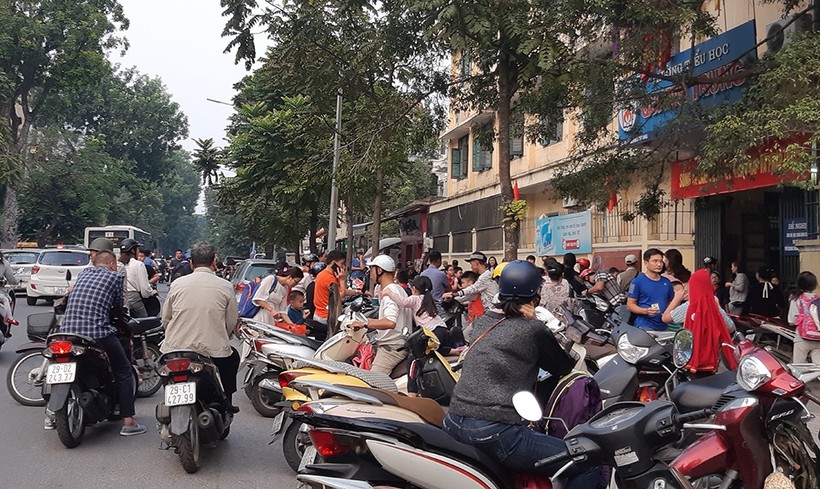 Trường học Hà Nội "gỡ" ùn tắc giao thông