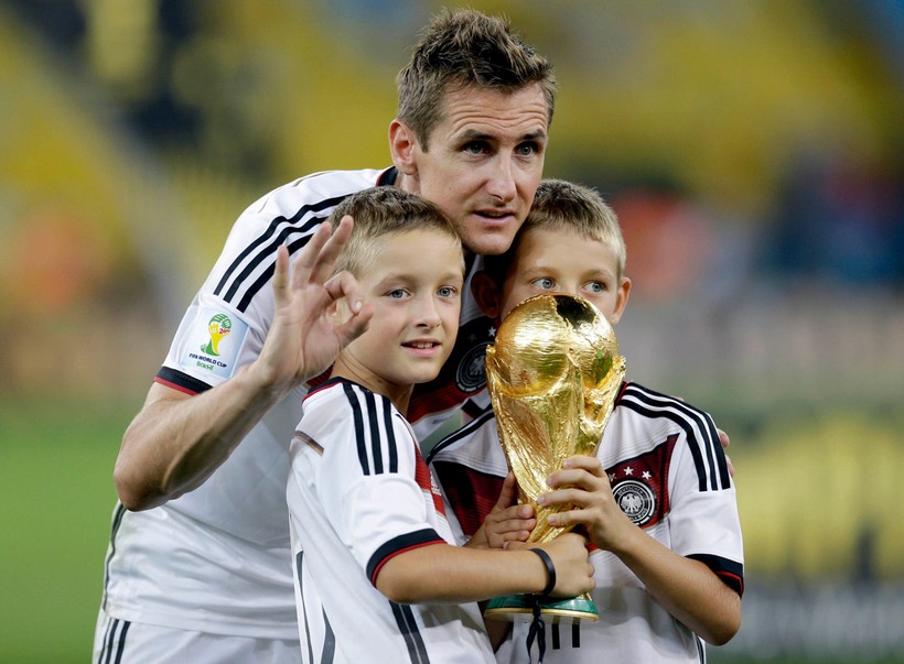 Sự nghiệp của Klose kết thúc với danh hiệu FIFA World Cup 2014.
