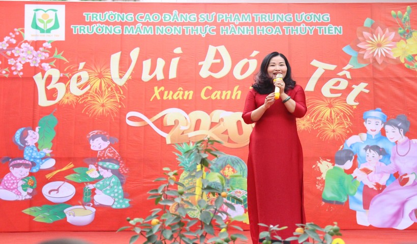 Thạc sỹ Trương Thị Minh Phượng – Hiệu trưởng nhà trường phát biểu trong ngày hội gói bánh chưng