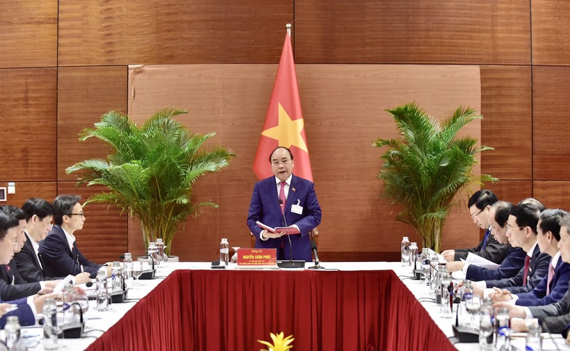 Thủ tướng Chính phủ Nguyễn Xuân Phúc chủ trì cuộc họp. - Ảnh: VGP