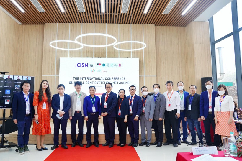 Hội thảo ICISN 2022 thu hút sự tham gia của nhiều nhà khoa học trong và ngoài nước.