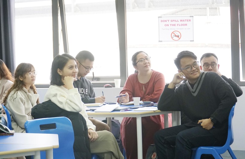 Quỹ Vì Tầm Vóc Việt tổ chức khóa tập huấn kỹ năng kể chuyện cho phóng viên ảnh 2