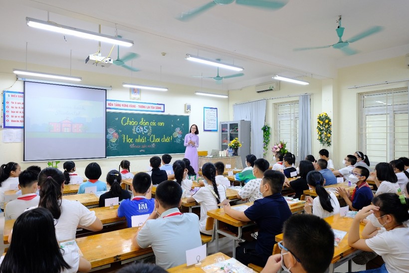 Cô giáo Nguyễn Diễm My trong một giờ lên lớp.