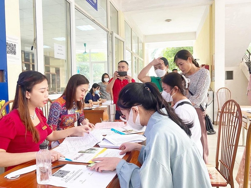 Những sinh viên đầu tiên của trường Cao đẳng Y tế Thái Nguyên nhập học |  Báo Giáo dục và Thời đại Online