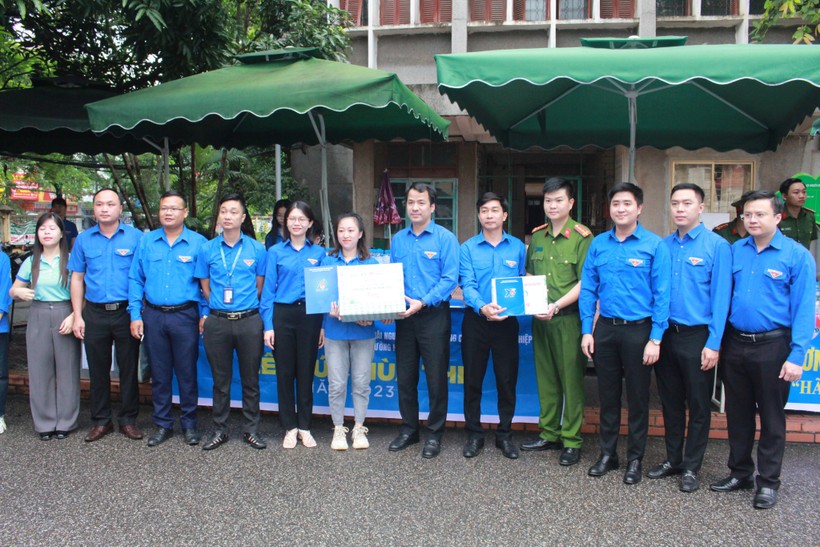 Trung ương Đoàn động viên đội tiếp sức mùa thi tại Thái Nguyên ảnh 4
