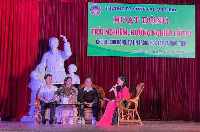 Hoạt động trải nghiệm hướng nghiệp cho học sinh lớp 10 trường PT Vùng Cao Việt Bắc. ảnh 1