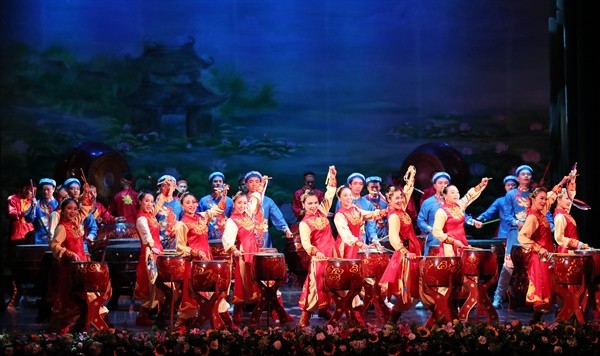 Màn trống hội mừng Nhà hát Tuồng Việt Nam tròn 60 tuổi. Ảnh: Trần Huấn.