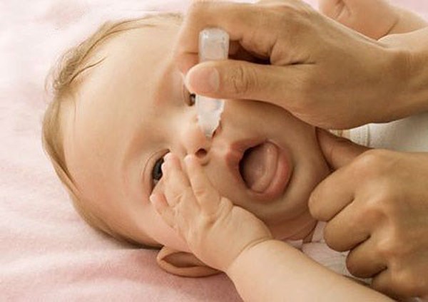 “Bí kíp” hiệu quả để mẹ chữa trị ngạt mũi, khó thở cho bé